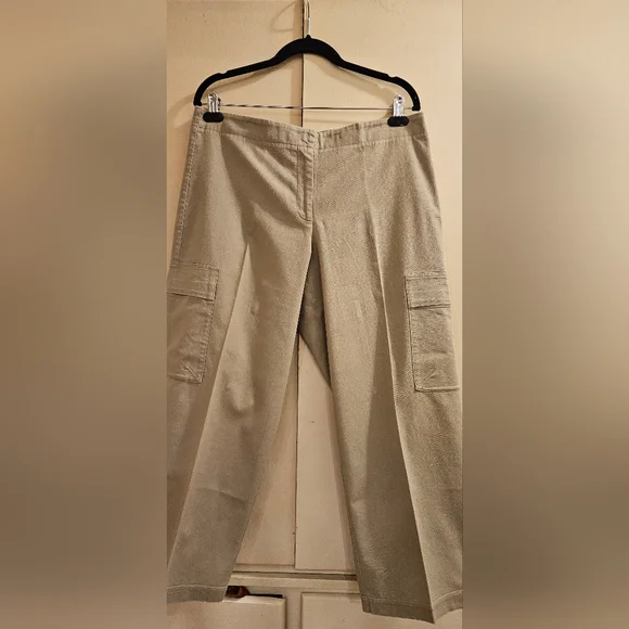 Eileen Fisher Women’s Cargo Pants Beige Wide Leg Size M - Picture 7 of 7